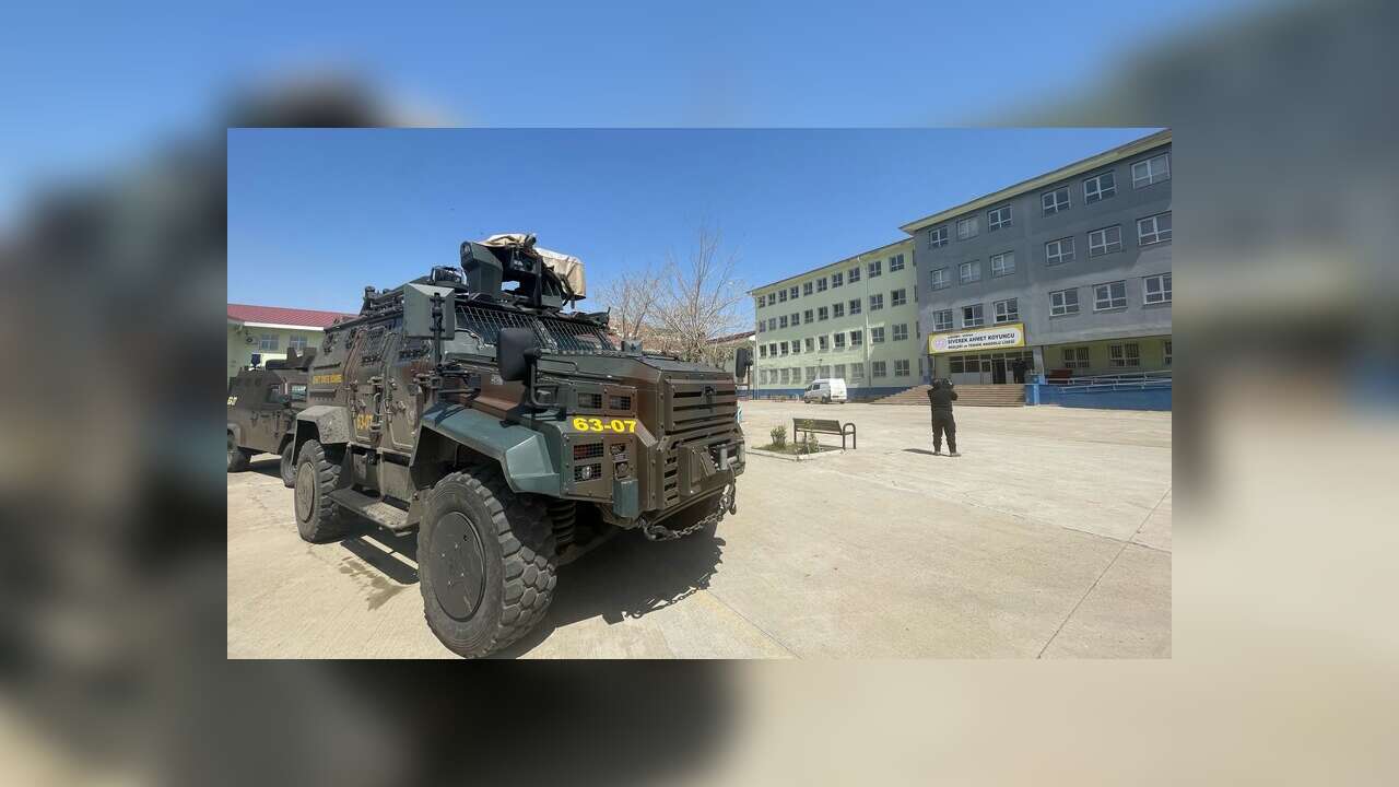 Şanlıurfa'da okula düzenlenen silahlı saldırıya ilişkin 16 şüpheli gözaltına alındı