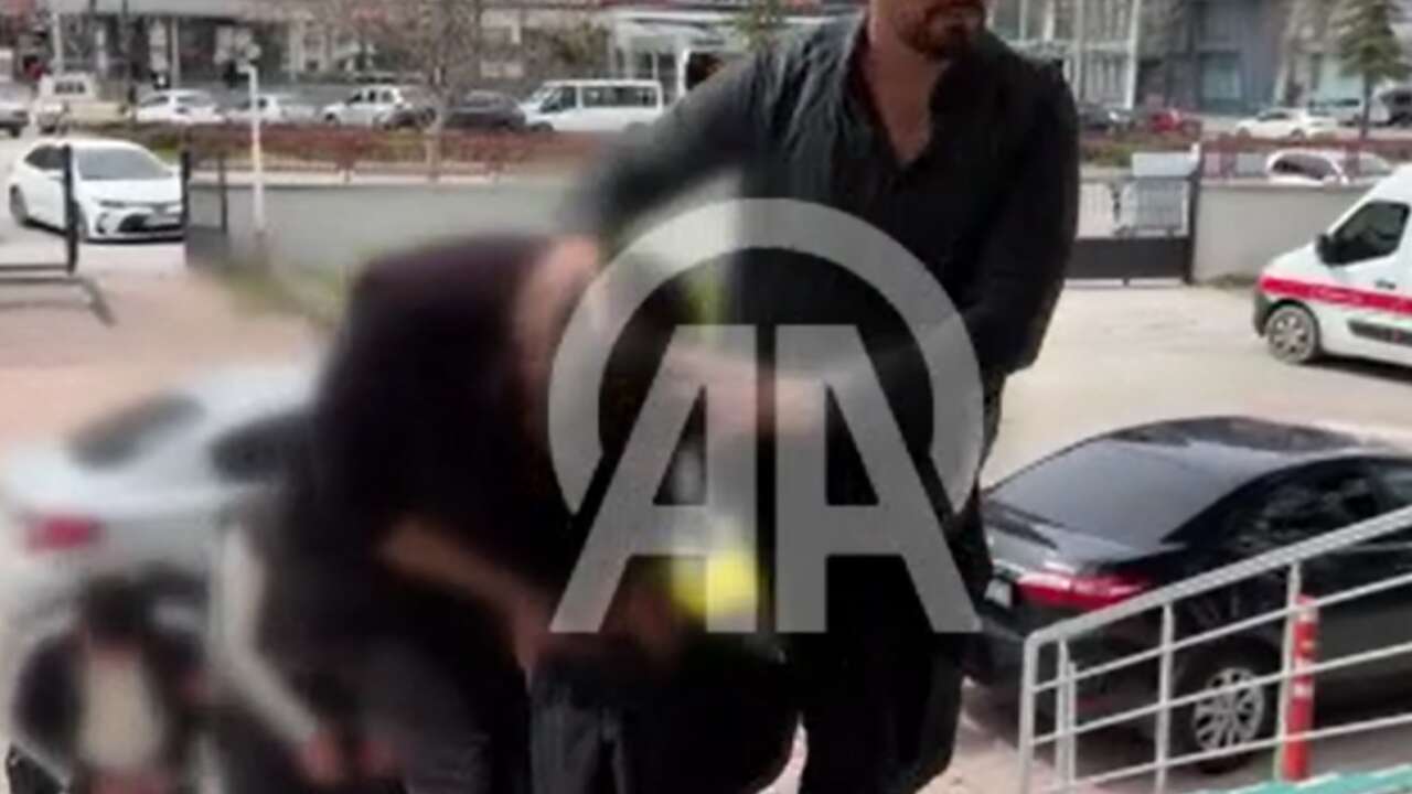 Konya'da iç çamaşırı ve montuna uyuşturucu saklayan kadın şüpheli tutuklandı