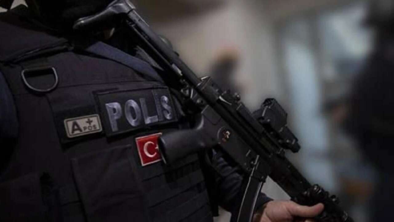 Kırmızı bültenle aranan suç örgütü lideri İstanbul'da yakalandı