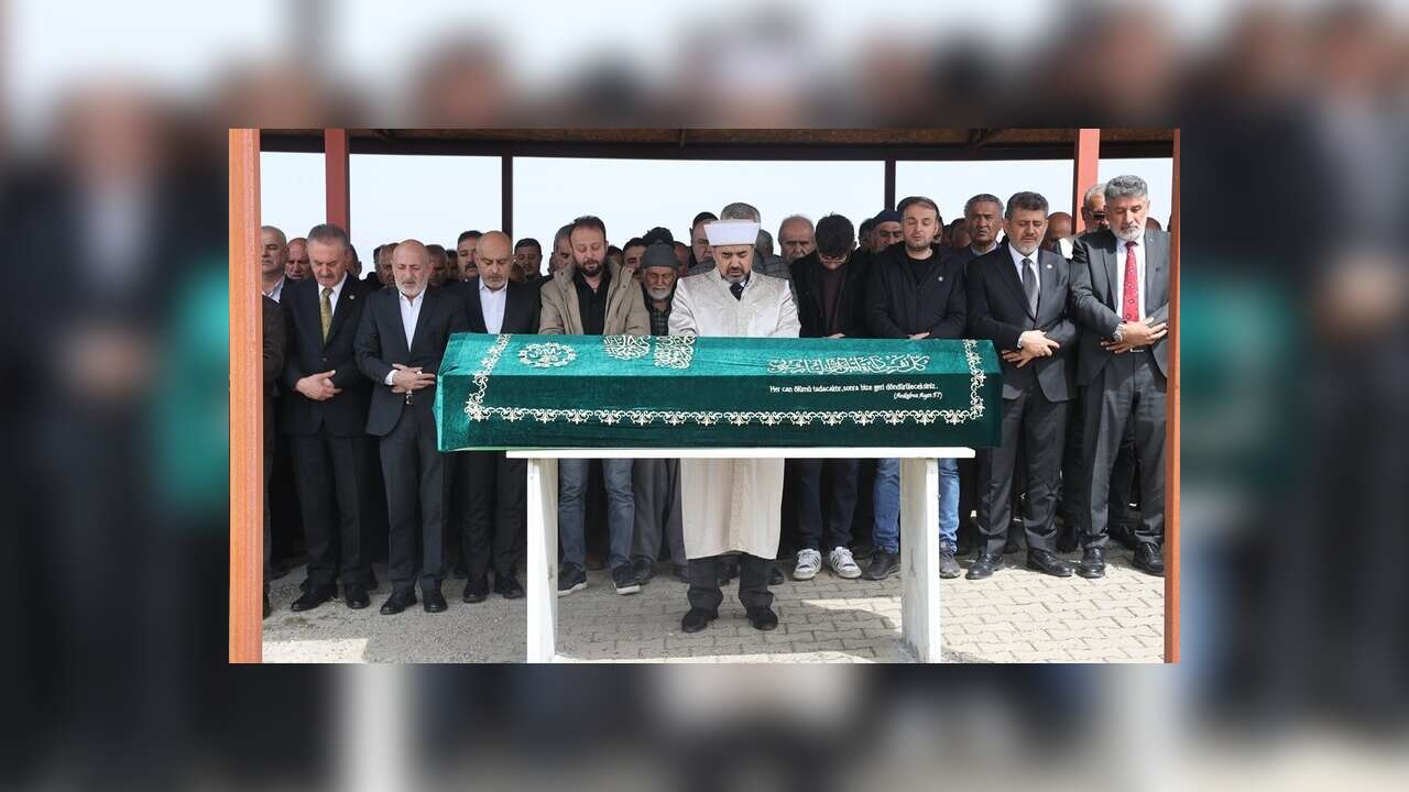 Kahramanmaraş'taki okul saldırısında hayatını kaybedenler son yolculuğuna uğurlandı