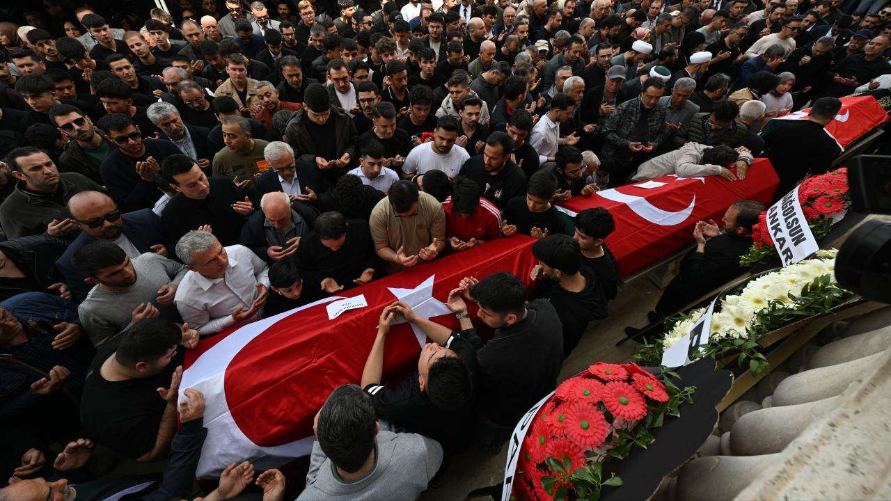 'Türkiye Evlatlarını Uğurluyor..'