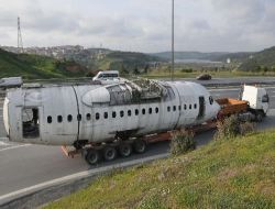 İstanbul'dan Aksaray'a Karayoluyla Uçak Götürdü