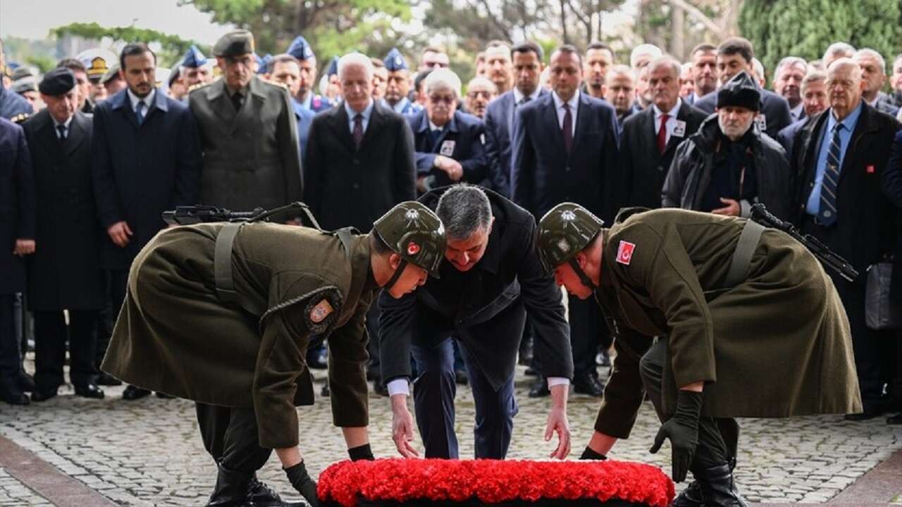 8. Cumhurbaşkanı Turgut Özal vefatının 33. yılında kabri başında anıldı