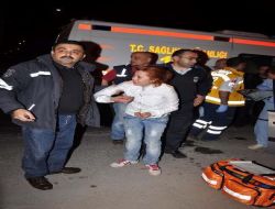İzmir'de Trafik Kazası : 2 Yaralı