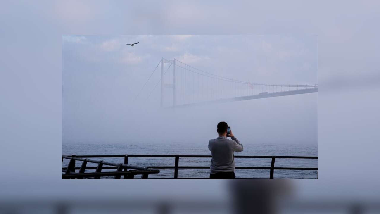 İstanbul'da sabah saatlerinde sis etkili oluyor