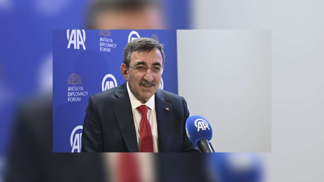 Türkiye, belirsizlik ortamında diplomasinin öncülüğünü yapıyor