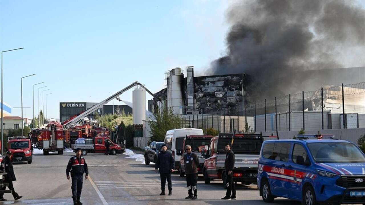 Başkentte Boya Fabrikasında Yangın