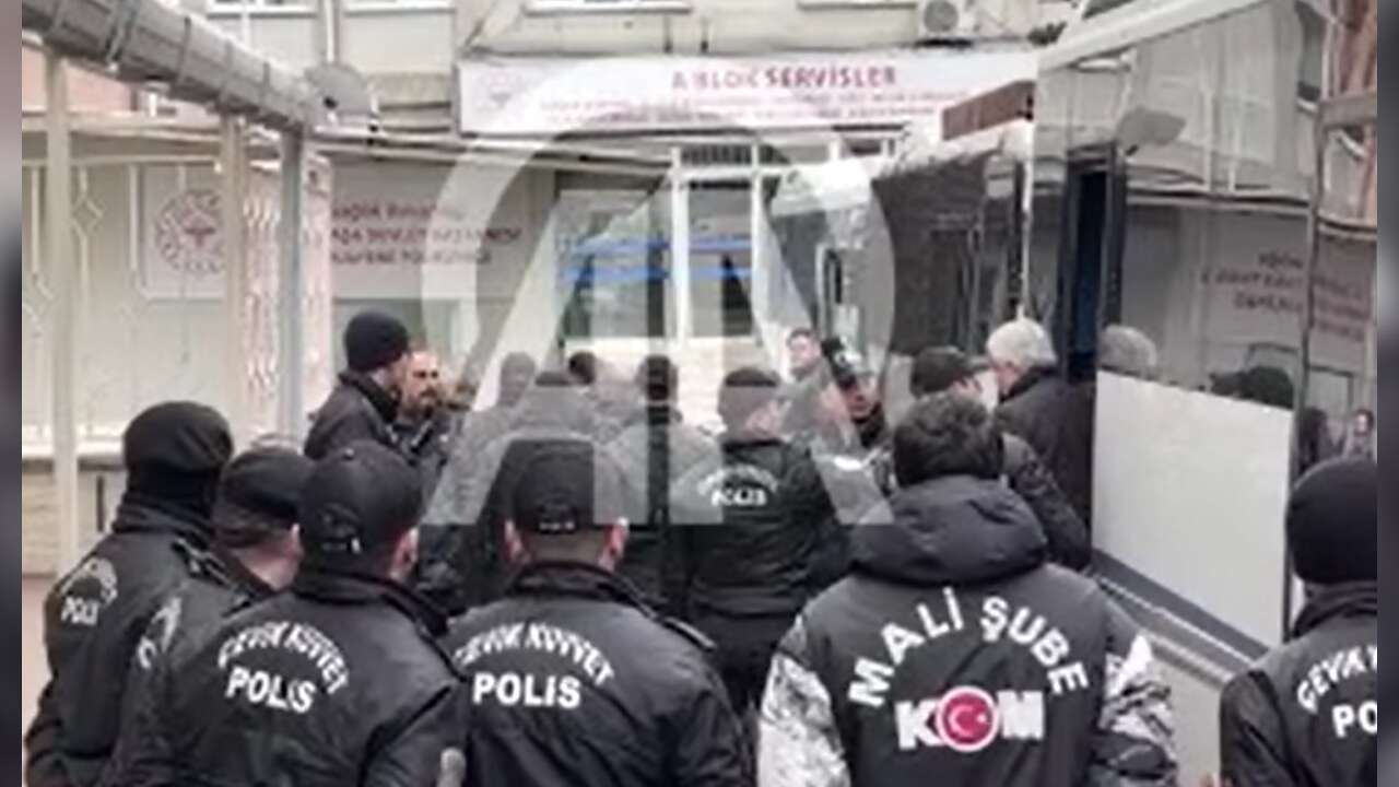 Uşak Belediyesine yönelik rüşvet soruşturmasında gözaltına alınan 29 şüpheli adliyede