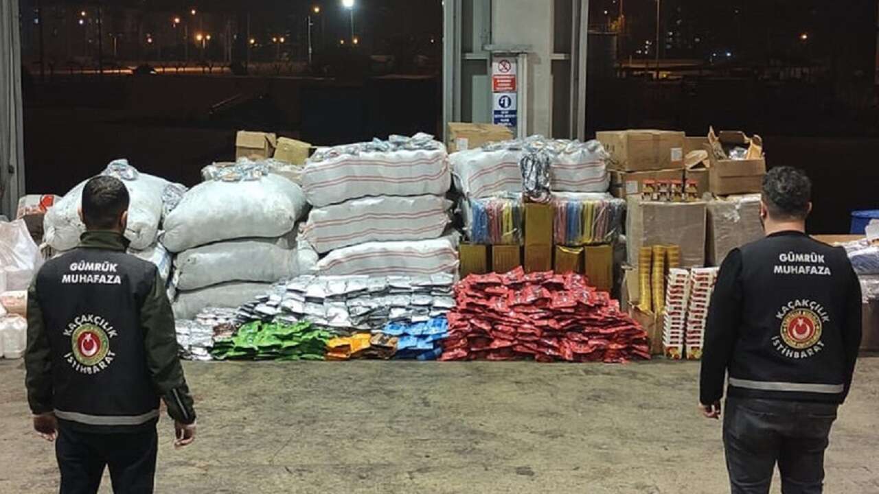 Gümrükler Muhafaza ekipleri kaçak gıdanın ülkeye girişine geçit vermedi
