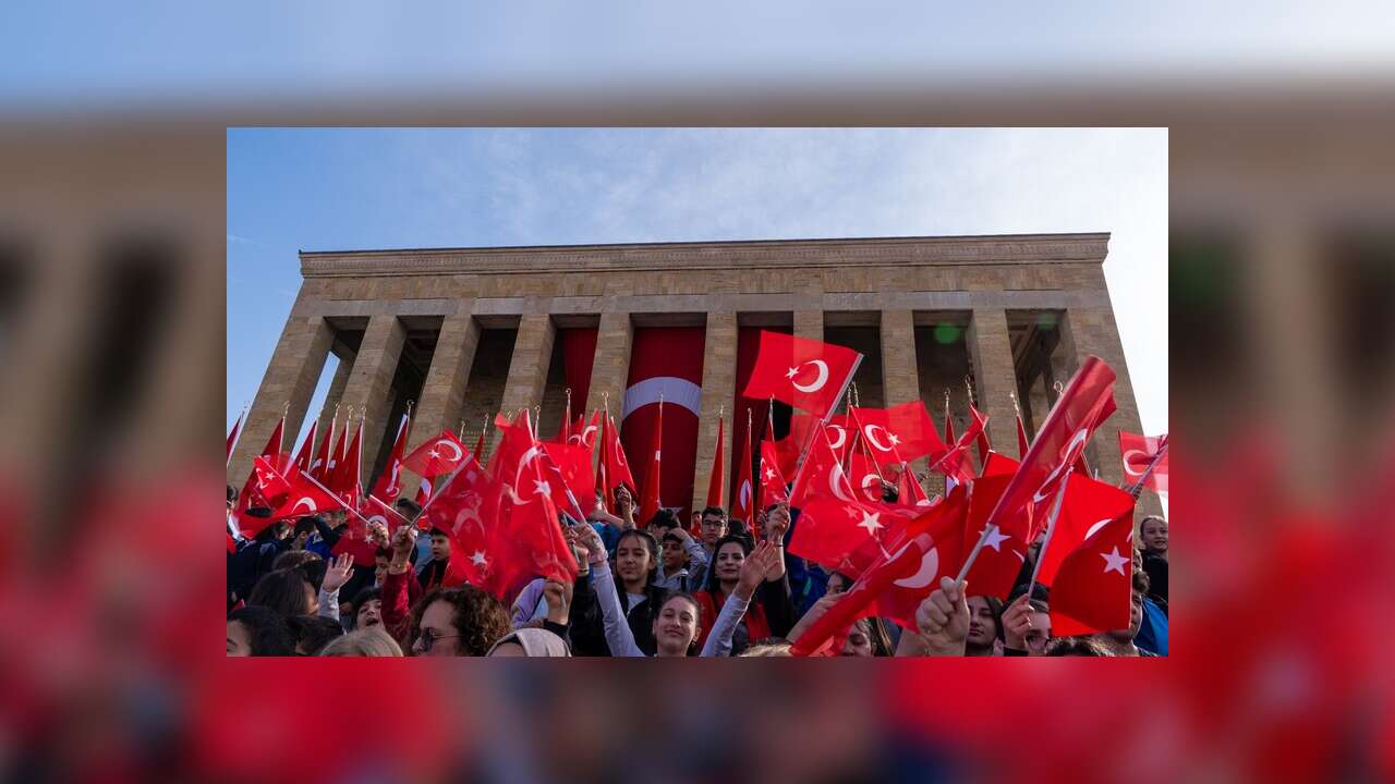 23 NİSAN / 1921'den beri milli bayram olarak kutlanıyor