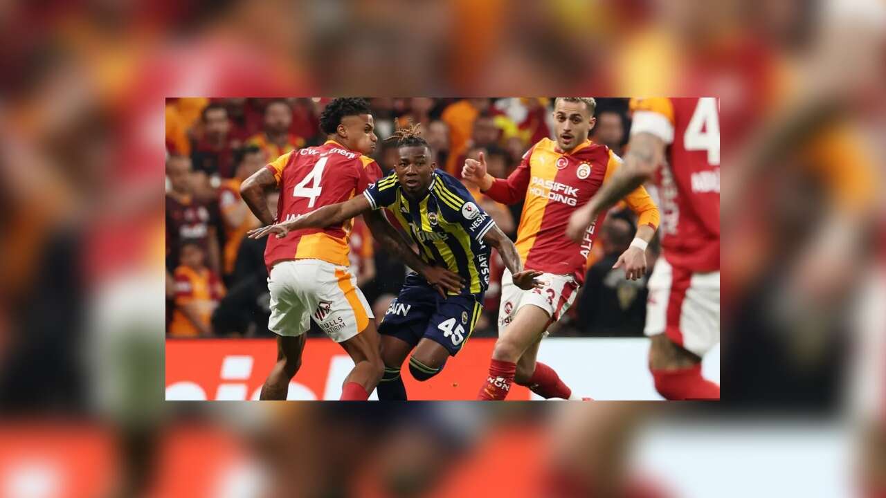 Süper Lig'de derbi heyecanı / Galatasaray - Fenerbahçe