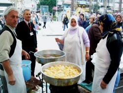 Cumhuriyet Meydan'ında Lokma Döktürmek Yasaklandı