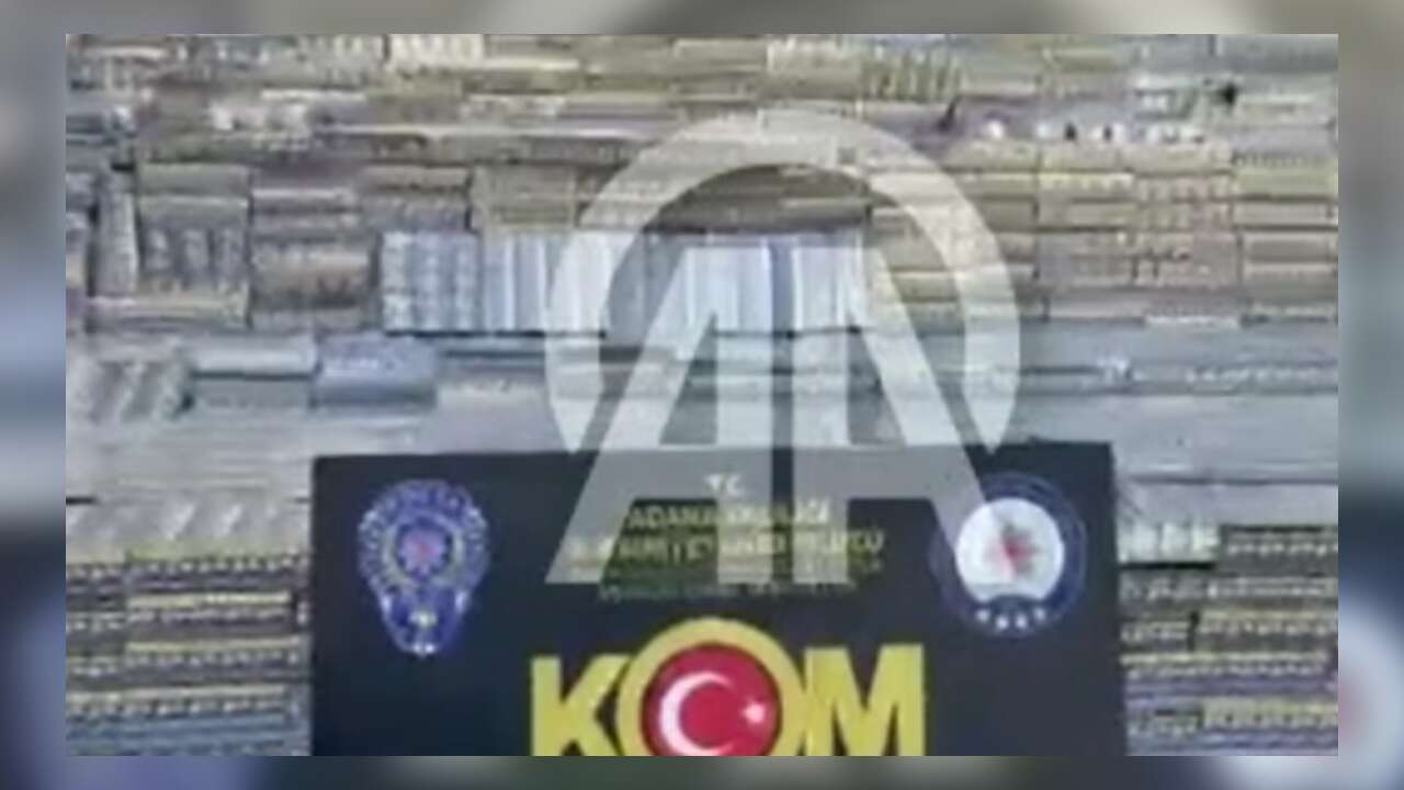Adana'da 127 bin 500 paket kaçak sigara ele geçirildi!