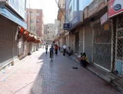 Nusaybin'de Bazı Esnaflar Dtp'liler İçin Kepenk Kapattı