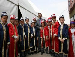 Samanyolu Tv'nin Sevilen Haber Sunucusu Kemal Gülen'e Bursalılardan Sevgi Seli