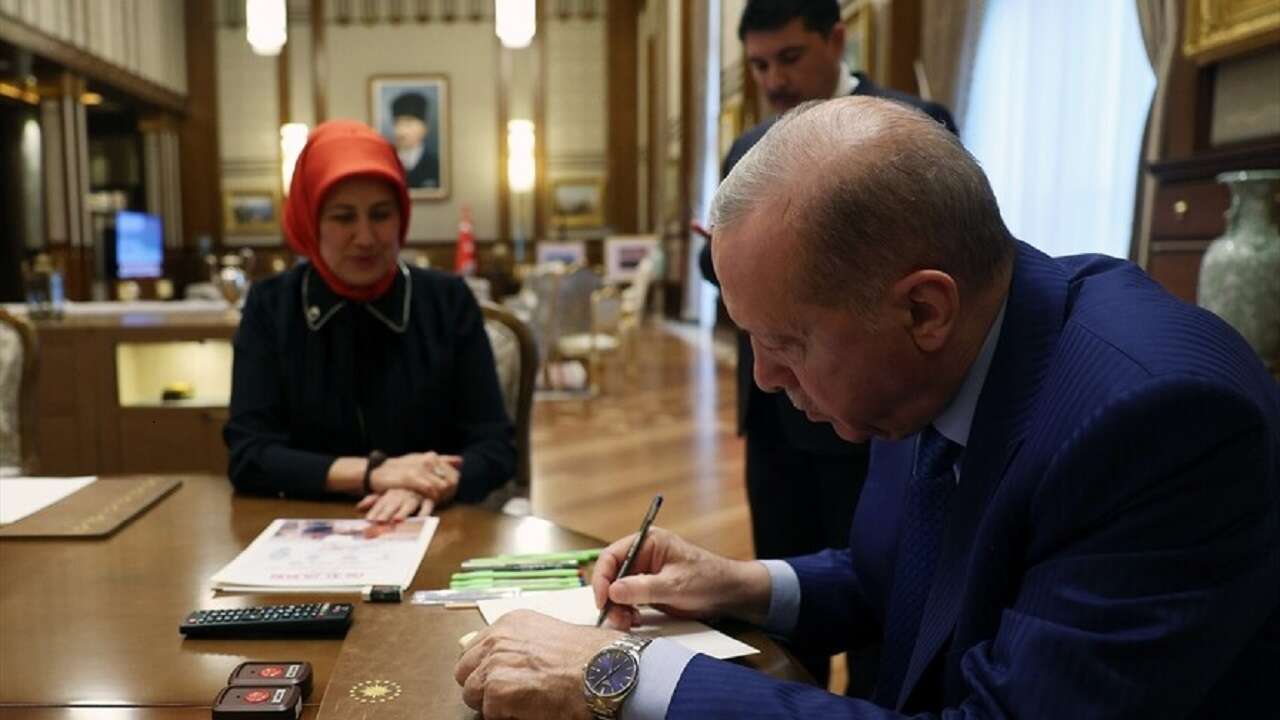 Cumhurbaşkanı Erdoğan, Türk Kızılaya kurban bağışında bulundu