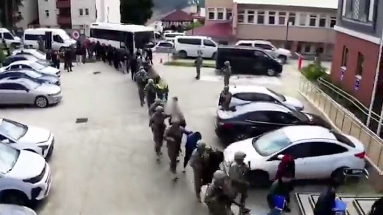 Organize suç örgütlerine yönelik 22 ildeki operasyonlarda 23 şüpheli tutuklandı