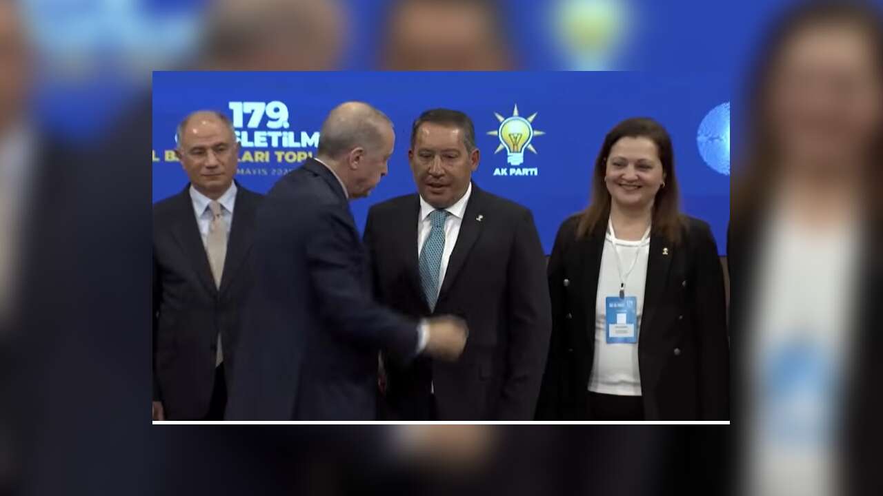 SON DAKİKA / Afyonkarahisar ve Dinar belediye başkanları AK Parti'ye katıldı