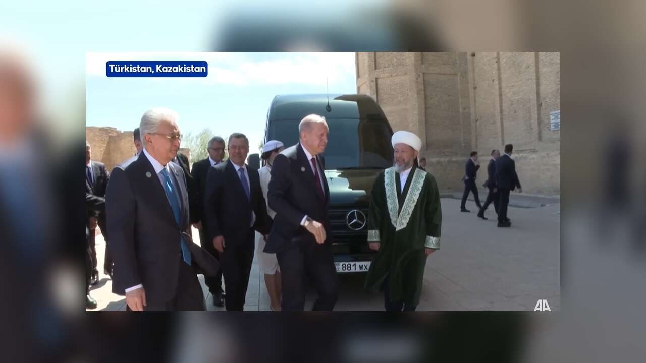 Cumhurbaşkanı Erdoğan, Türkistan'da kültür gezisine katıldı