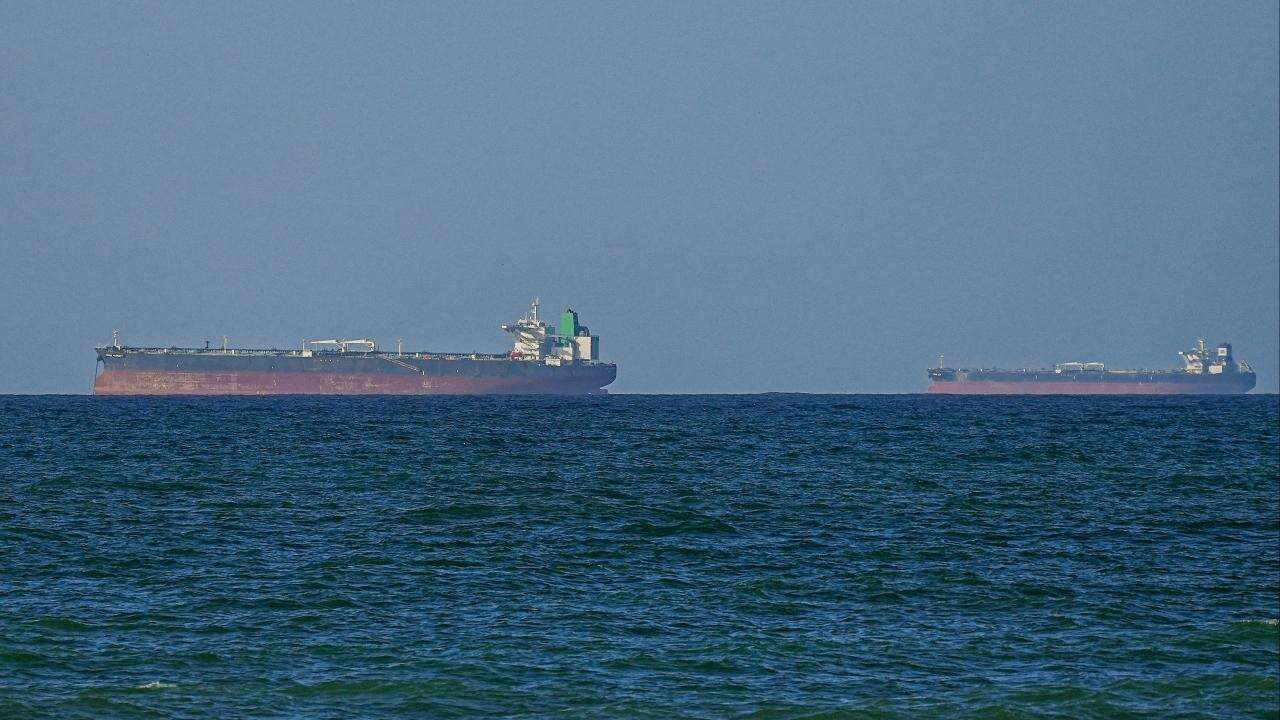 Hürmüz Boğazı’nda yaklaşık iki bin gemi mahsur kaldı