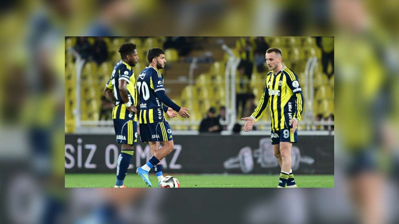 Fenerbahçe, sezonu puan kaybıyla tamamladı