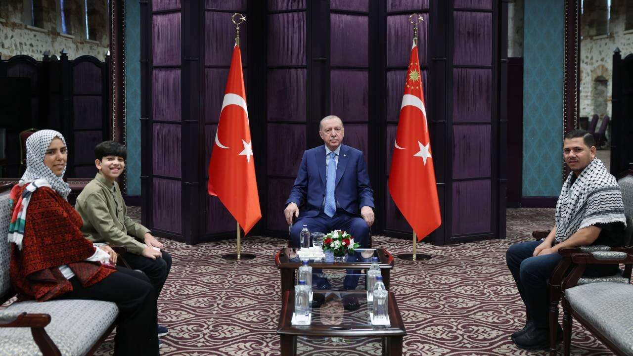 Cumhurbaşkanı Erdoğan, Gazzeli Ebu Cezer ve ailesini kabul etti