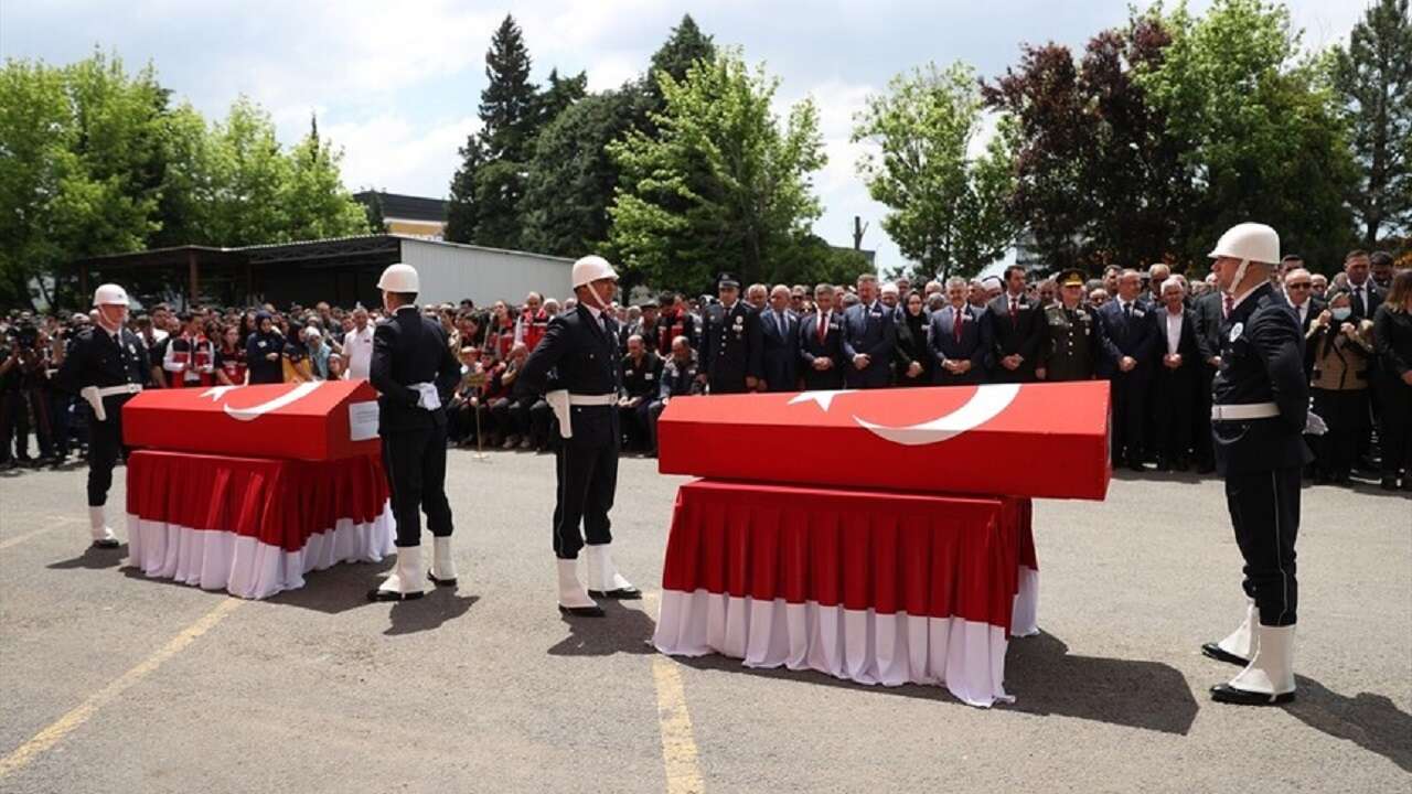 Çorlu ilçesinde şehit olan polis memurları son yolculuklarına uğurlandı
