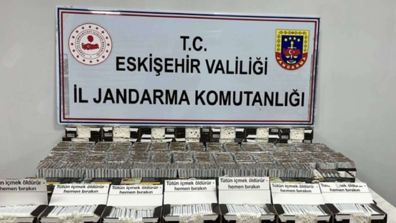 Eskişehir'de içi tütün doldurulmuş 21 bin 240 makaron ele geçirildi!