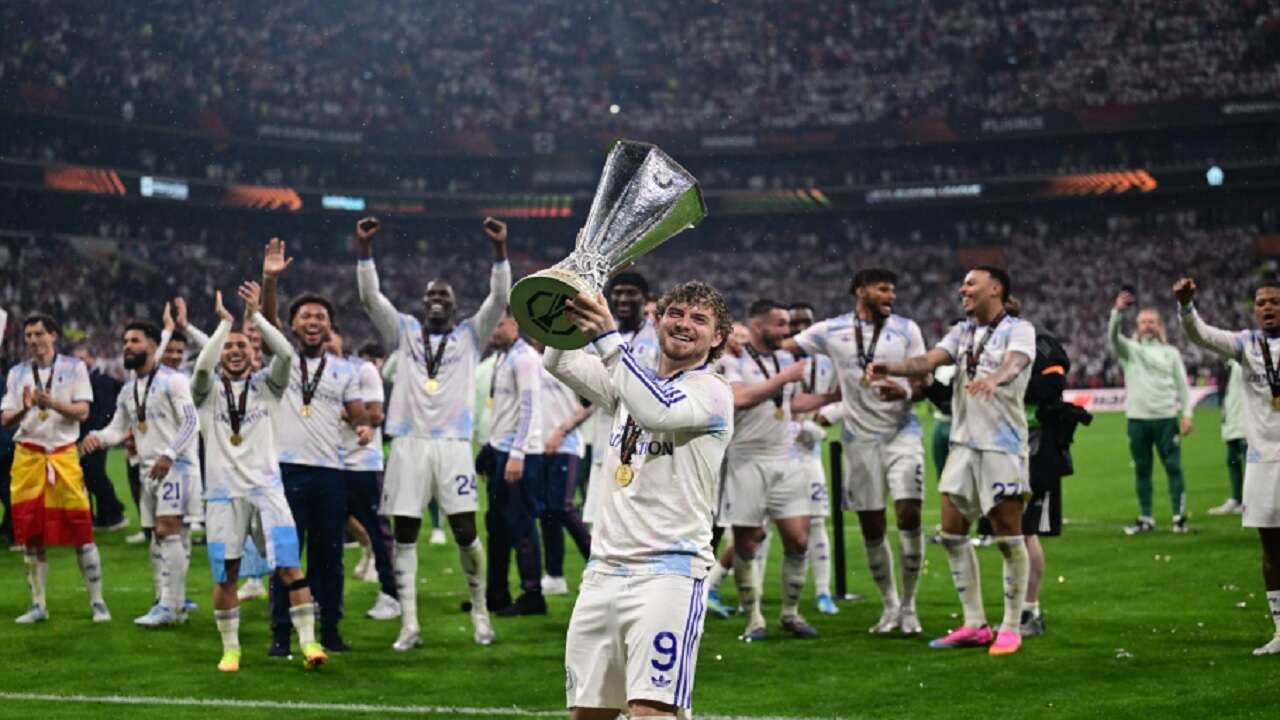 Aston Villa, UEFA Avrupa Ligi'nde şampiyon oldu