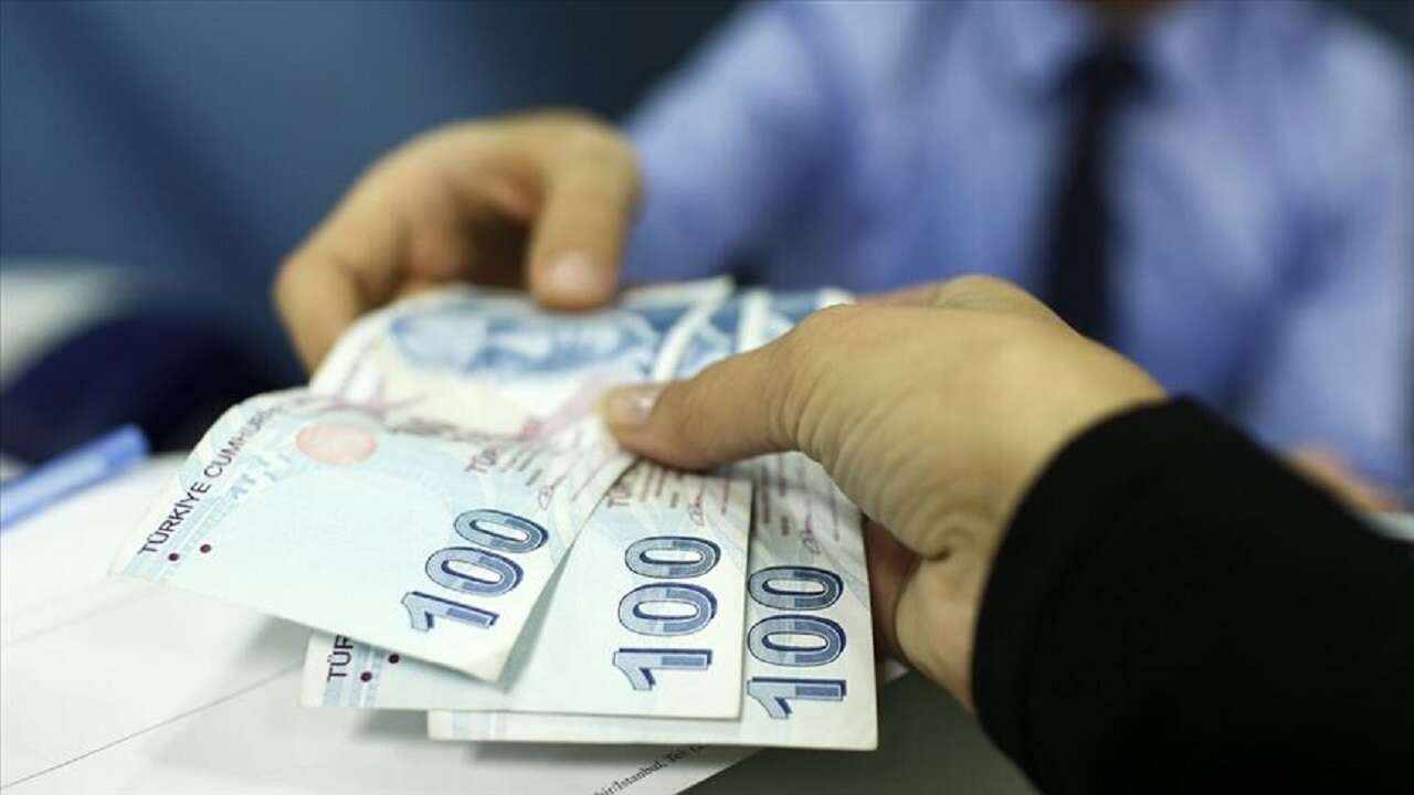Kamu işçilerine ek ödemenin ilk yarısı yarın yapılacak!