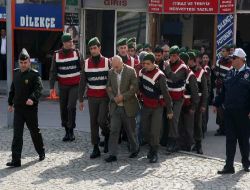 300 Milyon Liralık Sahte Fatura Kesen Çete Operasyonla  Çökertildi