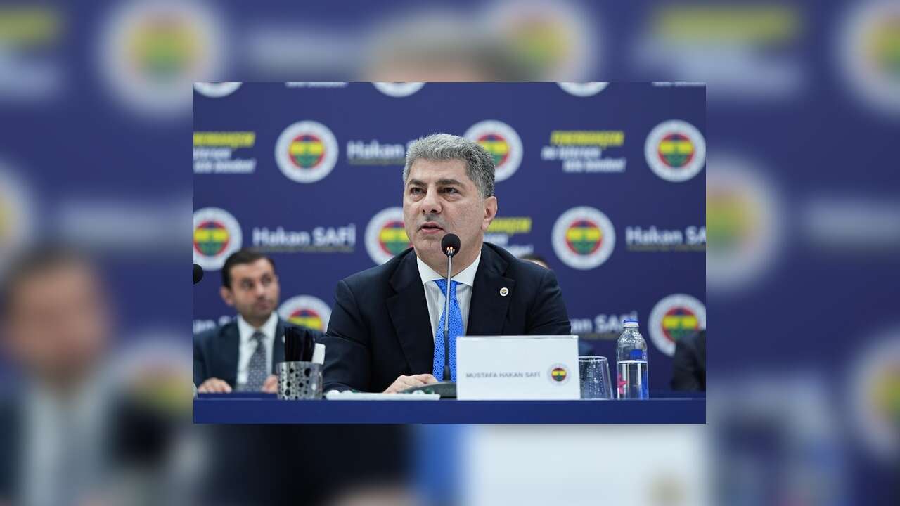 Fenerbahçe Kulübü Başkan Adayı Hakan Safi, yönetim kurulunu tanıttı