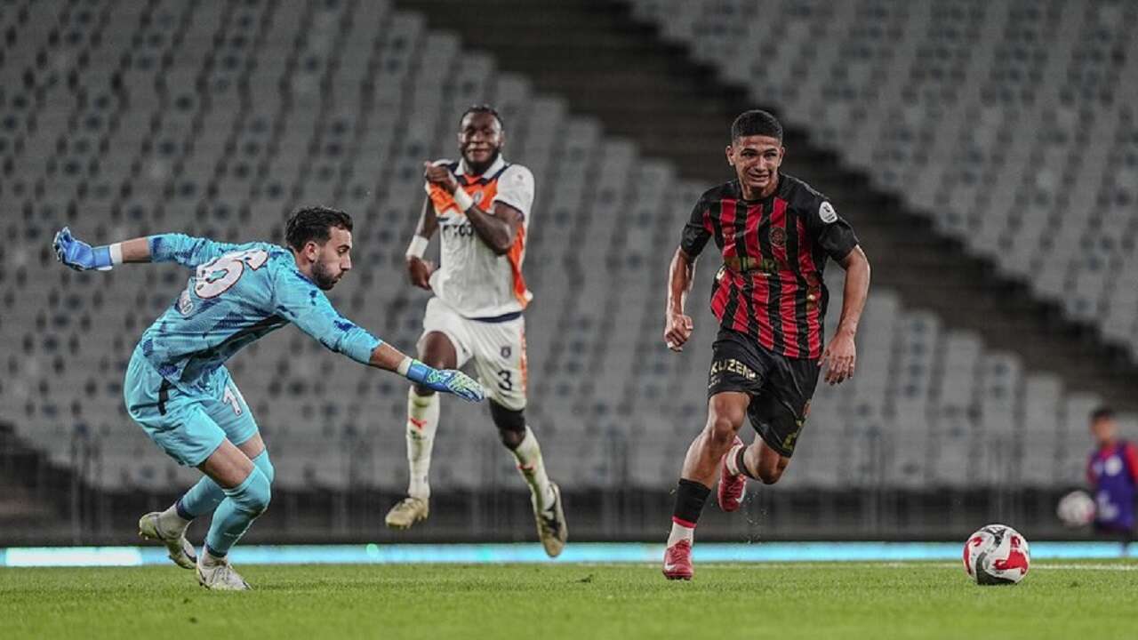 Süper Lig'de 2025-2026 sezonunda 571 futbolcu ter döktü