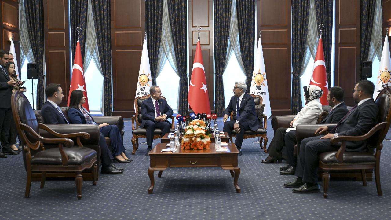 Siyasi Partiler bayram ziyareti gerçekleştiriyor