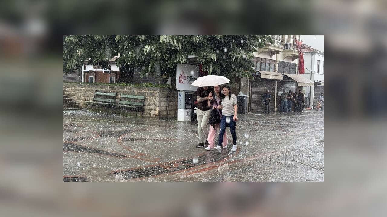 Edirne ve Afyonkarahisar'da sağanak ve dolu etkili oldu