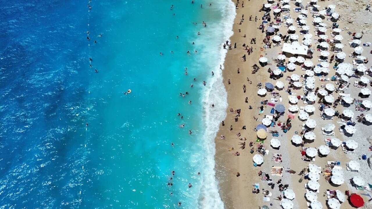 Kaş'taki Kaputaş'ın Avrupa'daki en iyi 10 plaj listesine girmesi turizmcileri sevindirdi