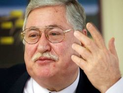 Eski Bakan Güzel: Başkanlık Sistemi, Türkiye'nin Bölünmesine Yol Açabilir!