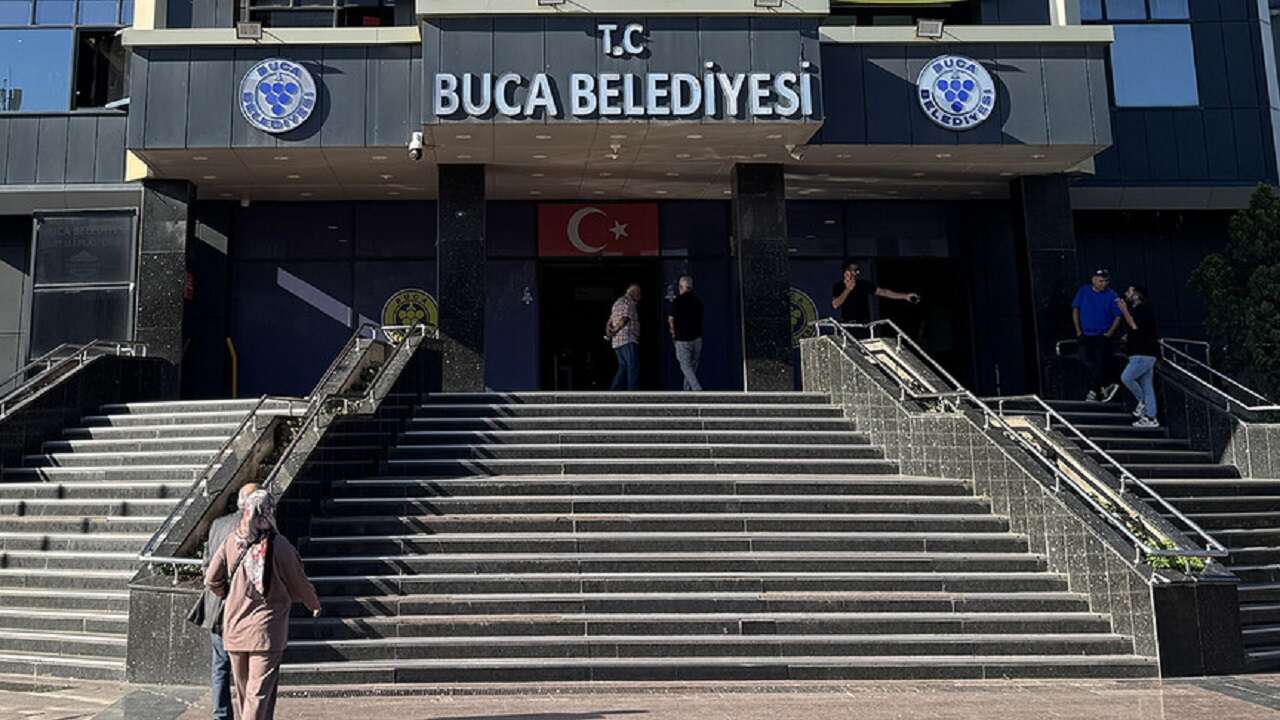 Belediye Başkanı Duman ve 52 şüpheli gözaltına alındı