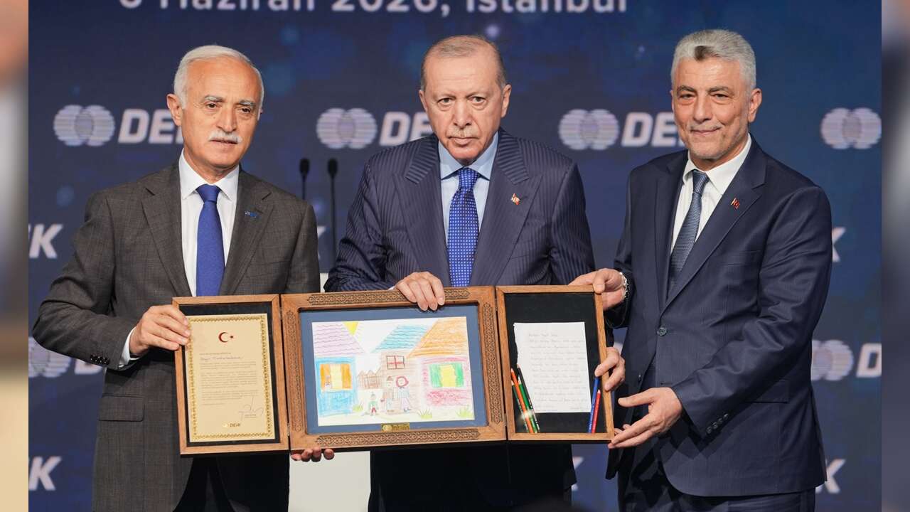 Erdoğan: Dünyanın farklı ülkelerindeki yatırımcılara, girişimcilere yeni bir çağrı yapıyoruz