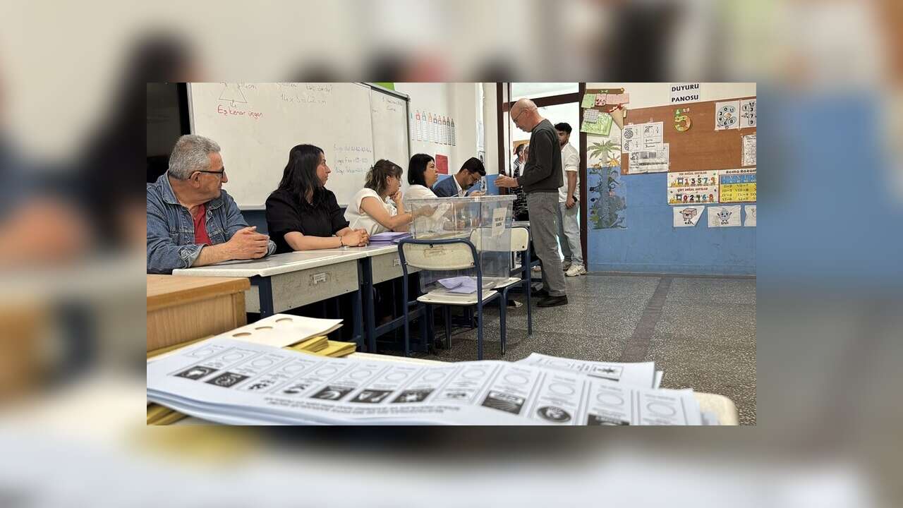 Yerel yönetimler için 6 beldede vatandaşlar sandık başında!