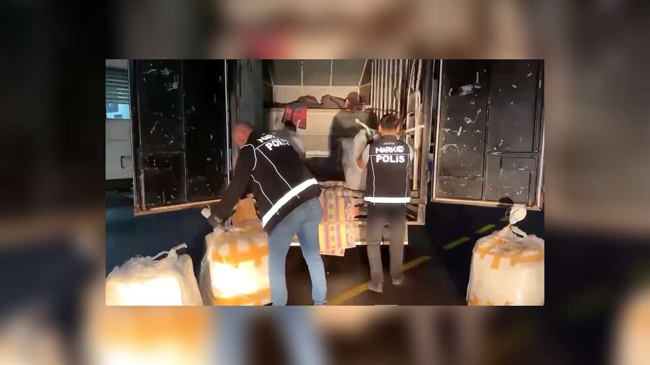 Zehir tacirlerine yönelik operasyonlarda 381 şüpheli tutuklandı
