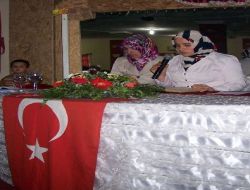 Kutlu Doğum Konferansına Bayanlardan Büyük İlgi