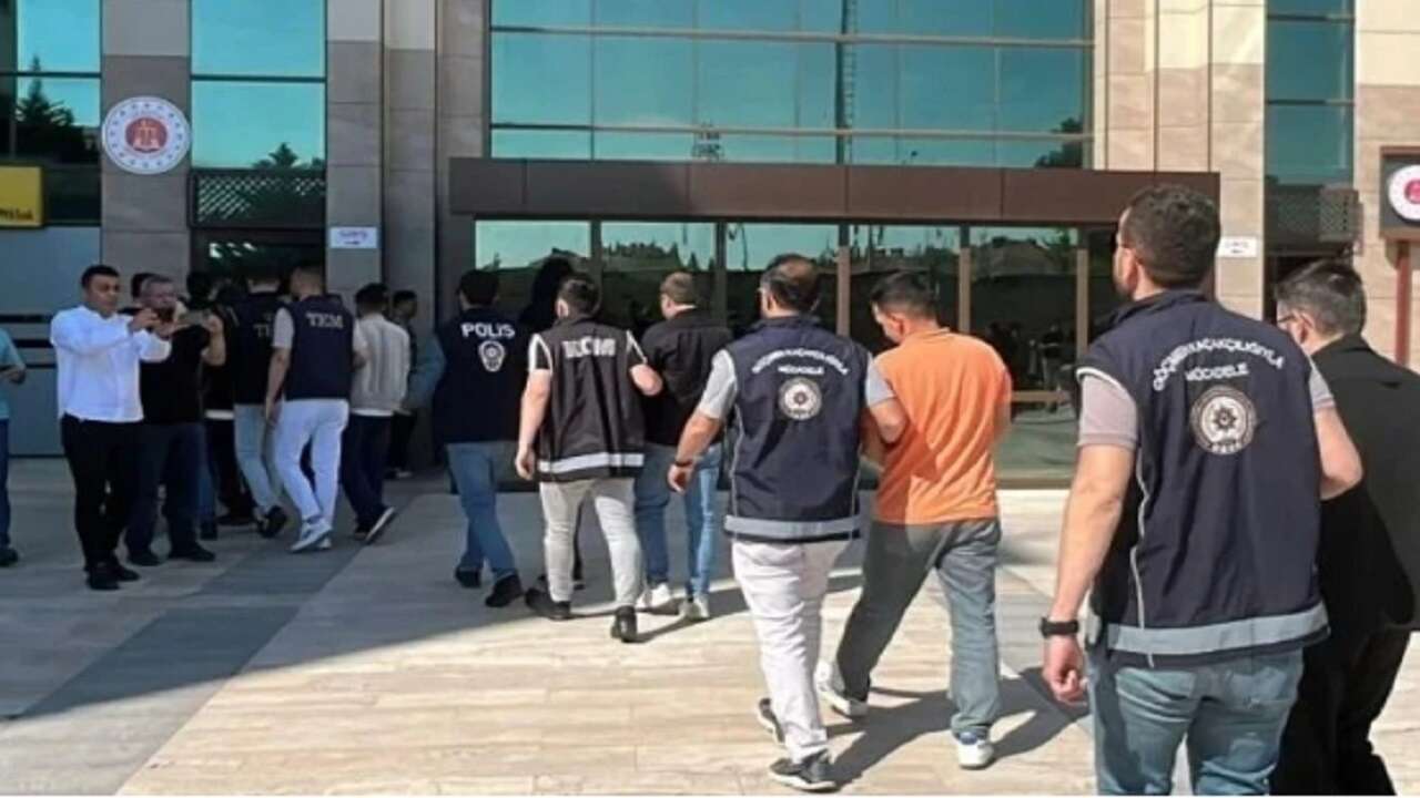 İstanbul merkezli yasa dışı bahis soruşturmasında 44 şüpheli hakkında gözaltı kararı