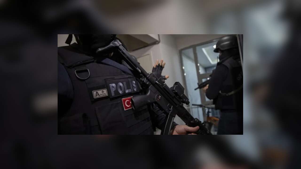 Kırmızı bültenle aranan 42, ulusal seviyede aranan 48 suçlu ülkeye getirildi
