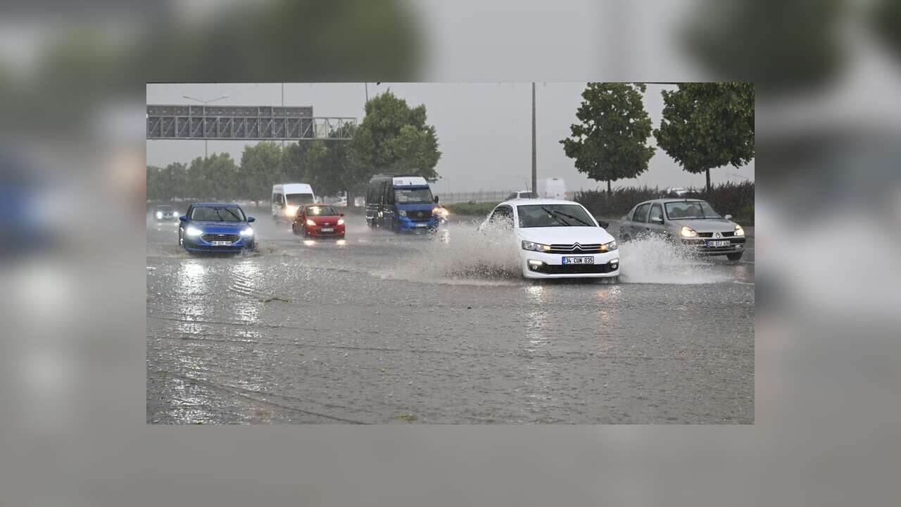 Ankara'da sağanak ve dolu etkili oluyor