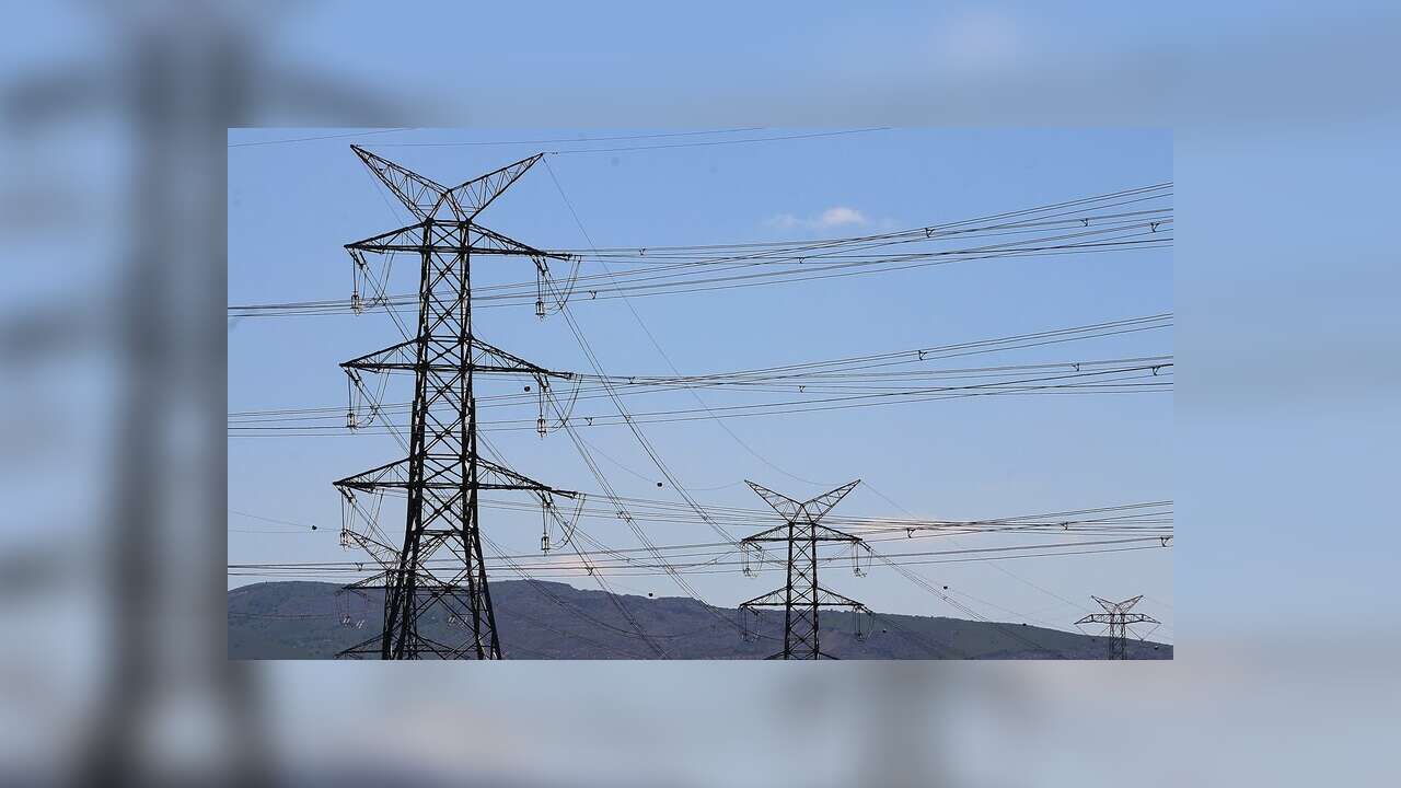 İran Enerji Bakanı: İran ile Katar elektrik şebekesi birbirine bağlanacak