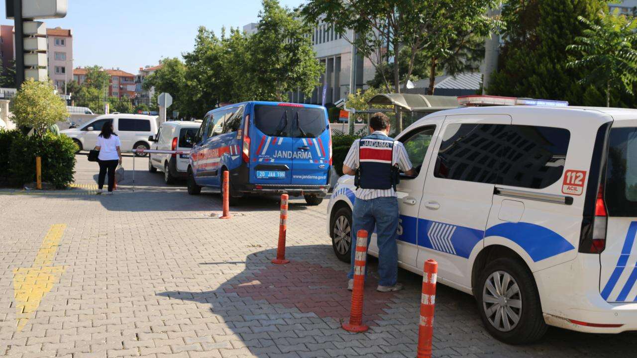 Denizli'de uyuşturucu operasyonu! Baro başkanı dahil 12 avukata gözaltı