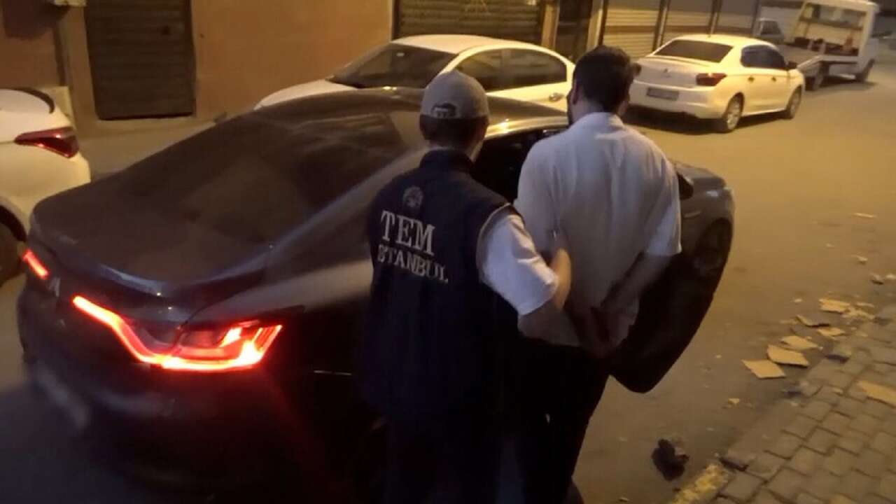 İst'da terör örgütü DEAŞ operasyonunda 15 zanlı yakalandı