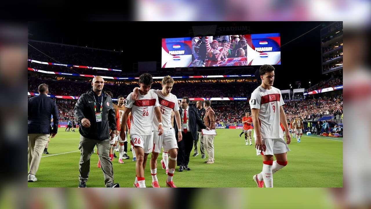 Milliler Paraguay'a yenilerek gruptan çıkma şansını kaybetti