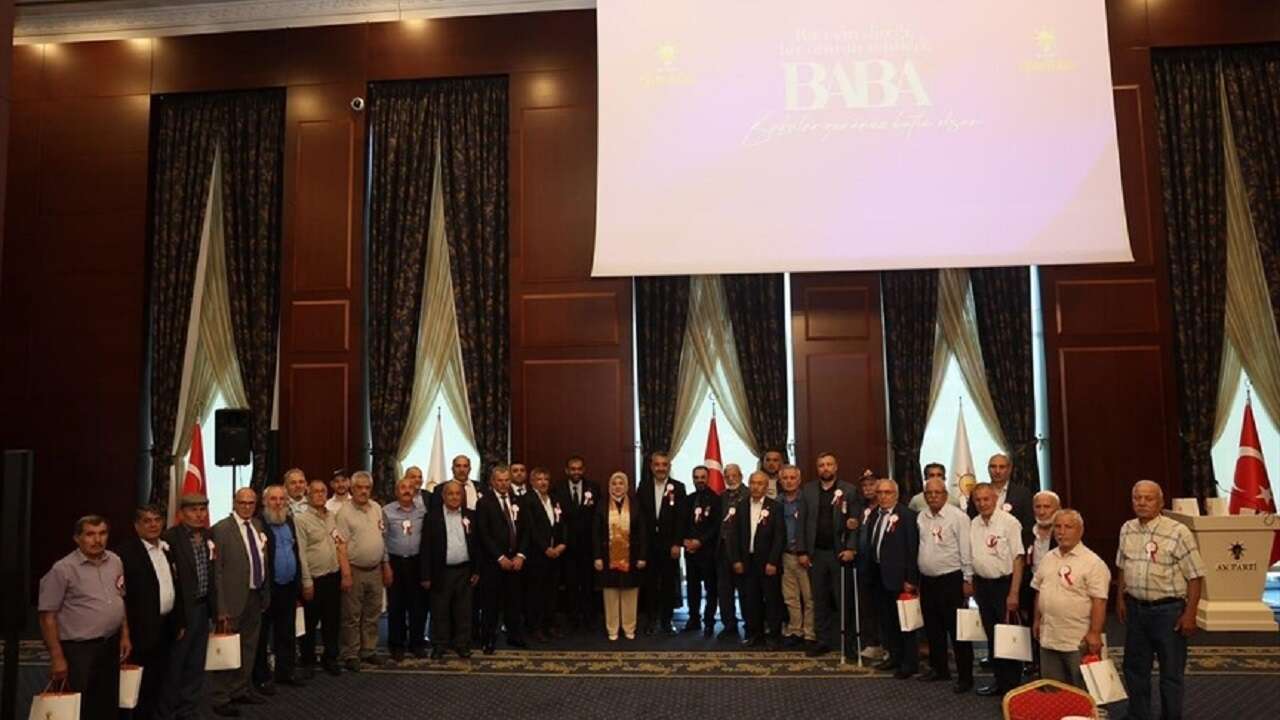 Babalar Günü dolayısıyla AK Parti'de şehit babaları ve gaziler ağırlandı